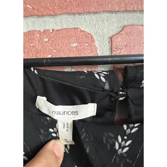 Maurices | Cold Shoulder Arrow Print Dress - Picture 4 of 8